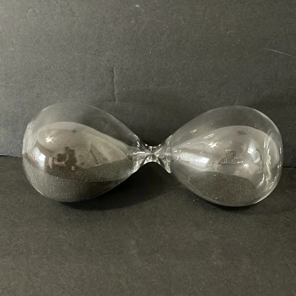 BLACK SAND HOURGLASS